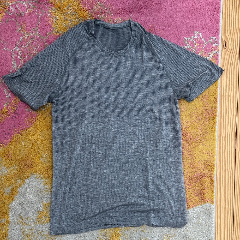 Lululemon men’s shirt